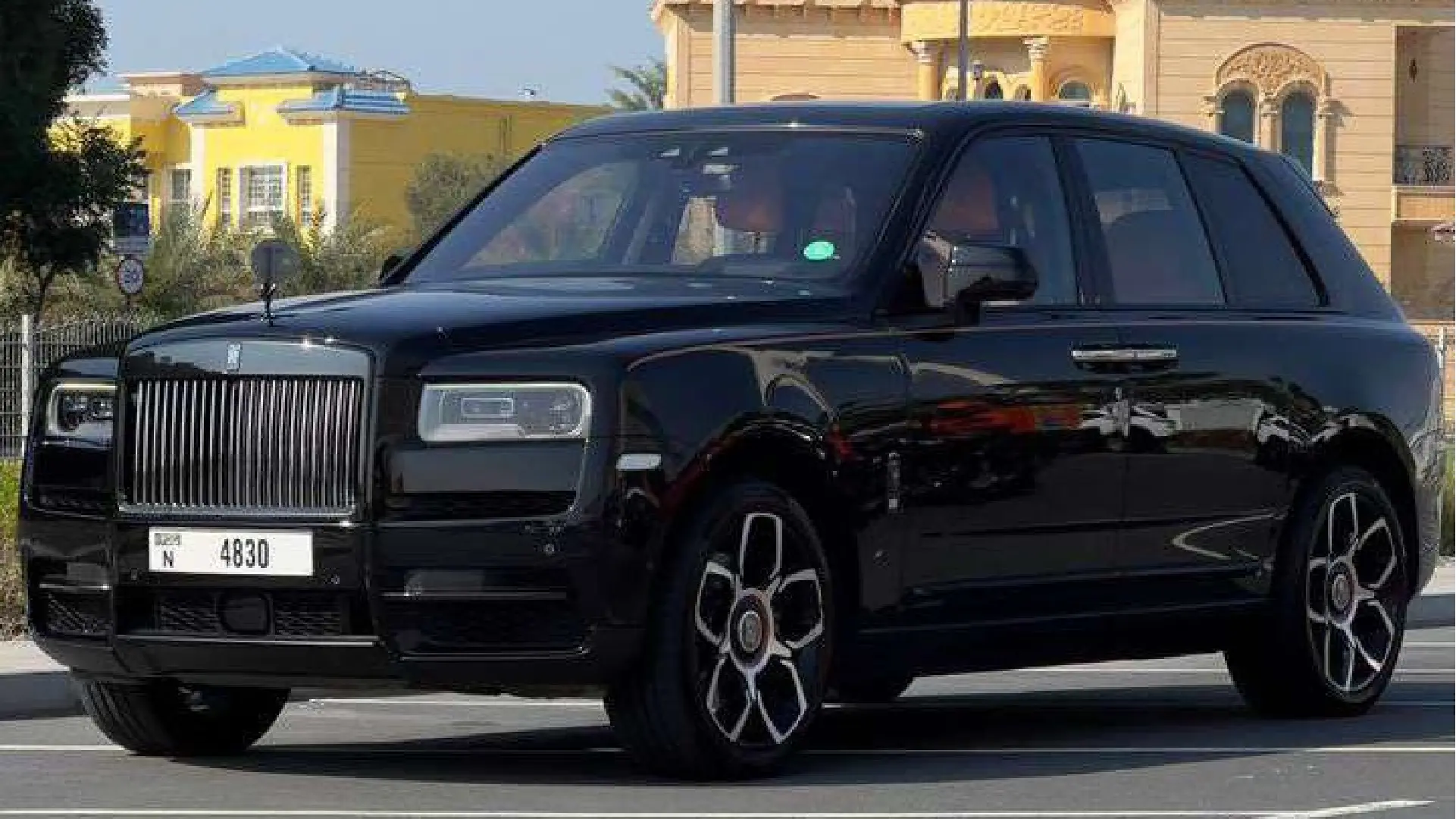 Rolls-Royce Cullinan Black Badge 2022 rental dubai