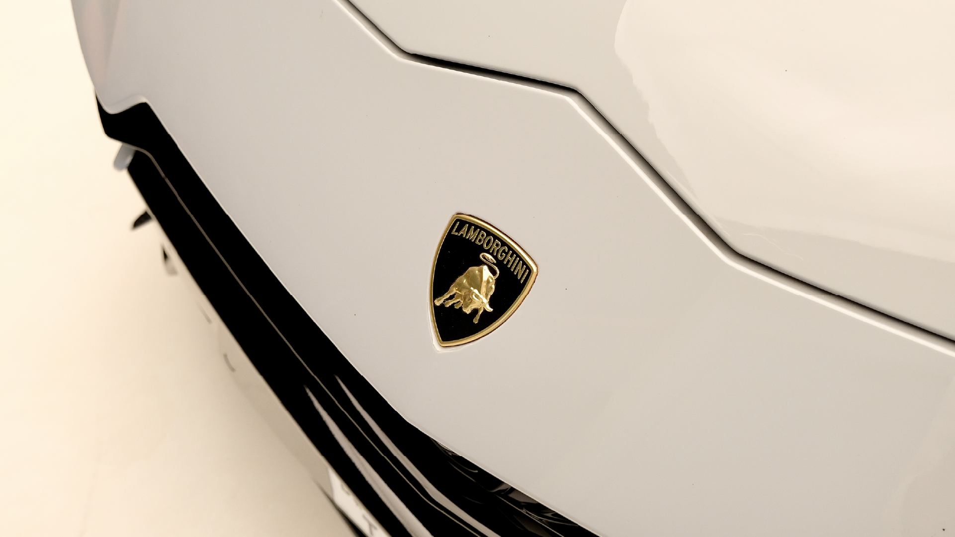 Lamborghini Urus Performante  GREY 2024 Rental Dubai