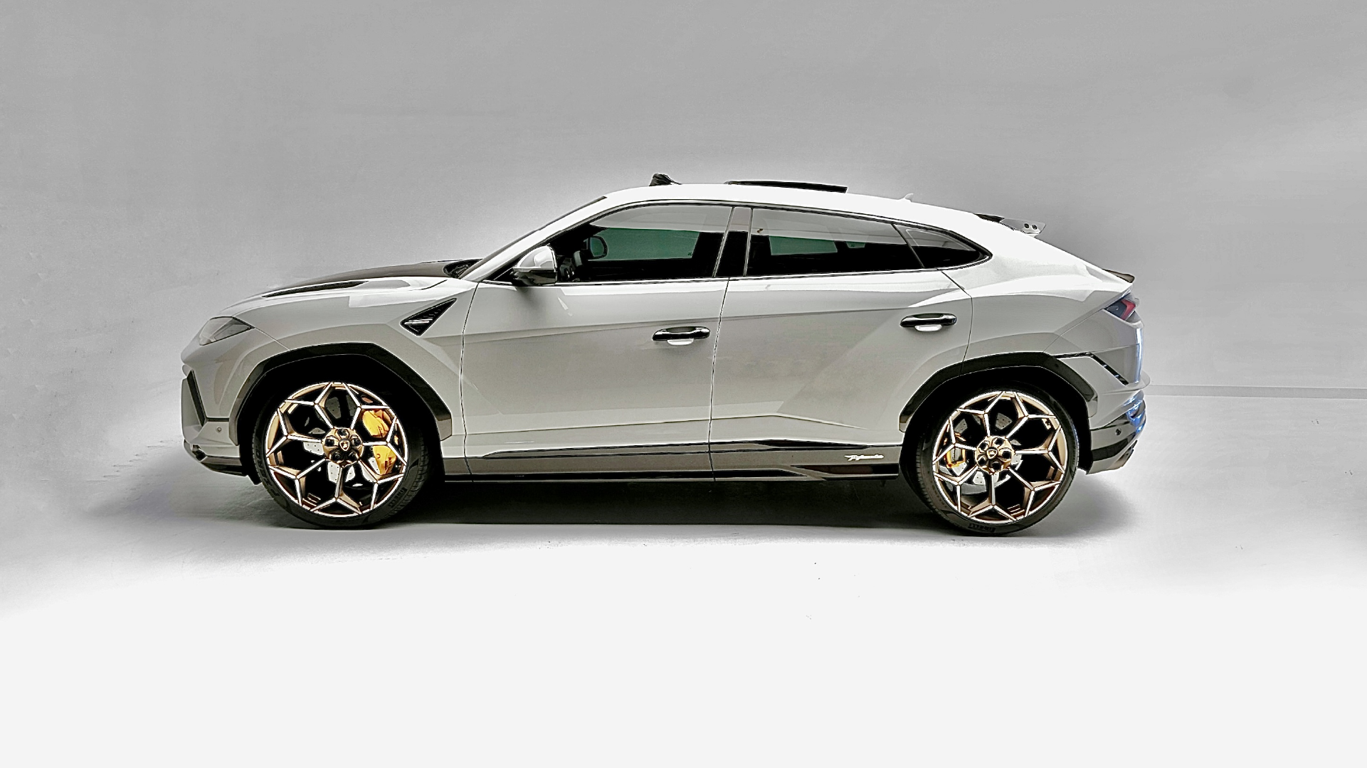 Lamborghini Urus Performante  GREY 2024 Rental Dubai