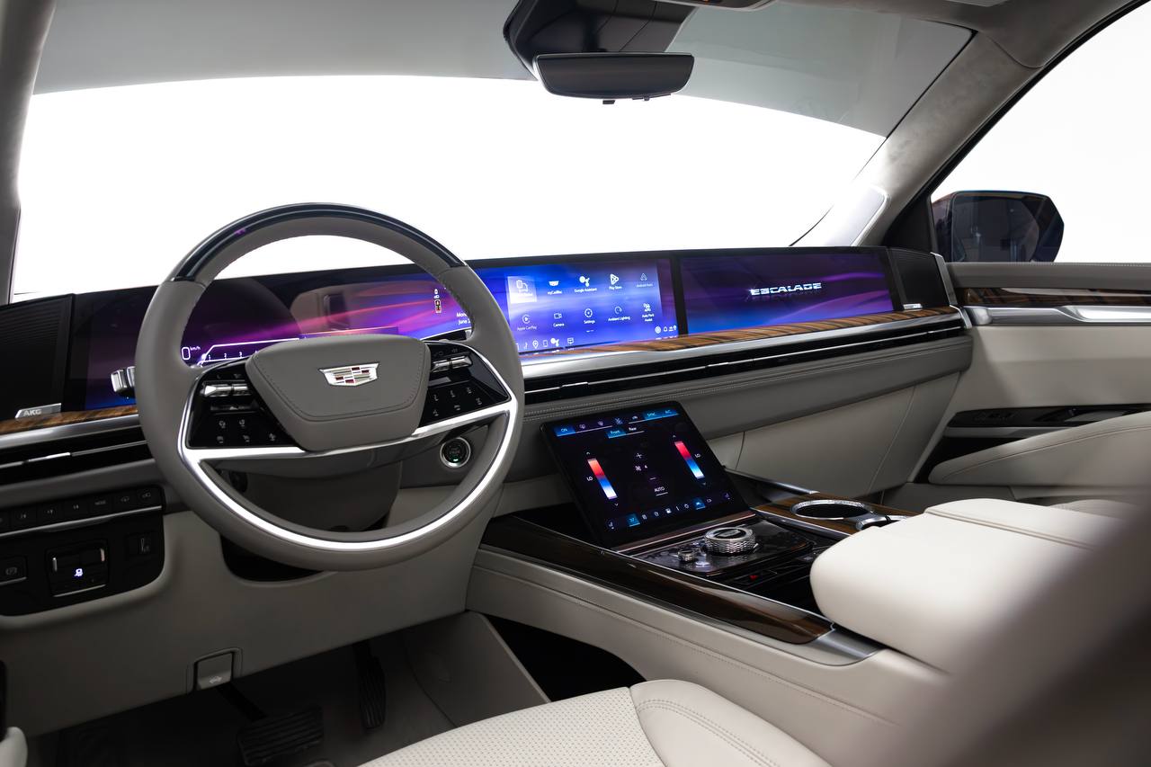 Cadillac Escalade Platinum 2025  BLACK 2025 Rental Dubai