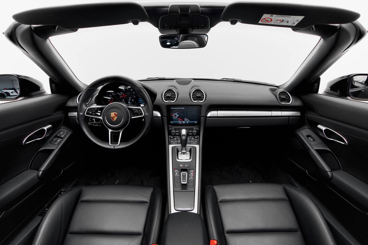 Porsche 718 Boxster Convertable  YELLOW 2022 Rental Dubai