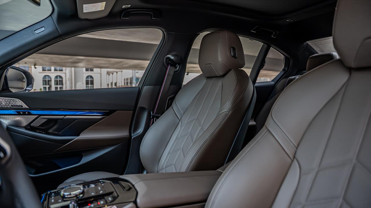 BMW 530i (2025)  BLACK 2025 Rental Dubai