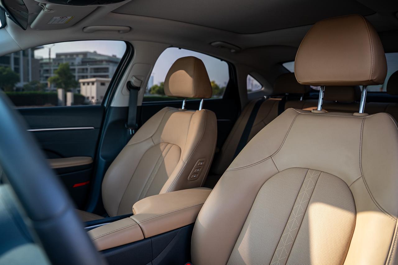 Hyundai Elantra 2025   Silver 2025 Rental Dubai