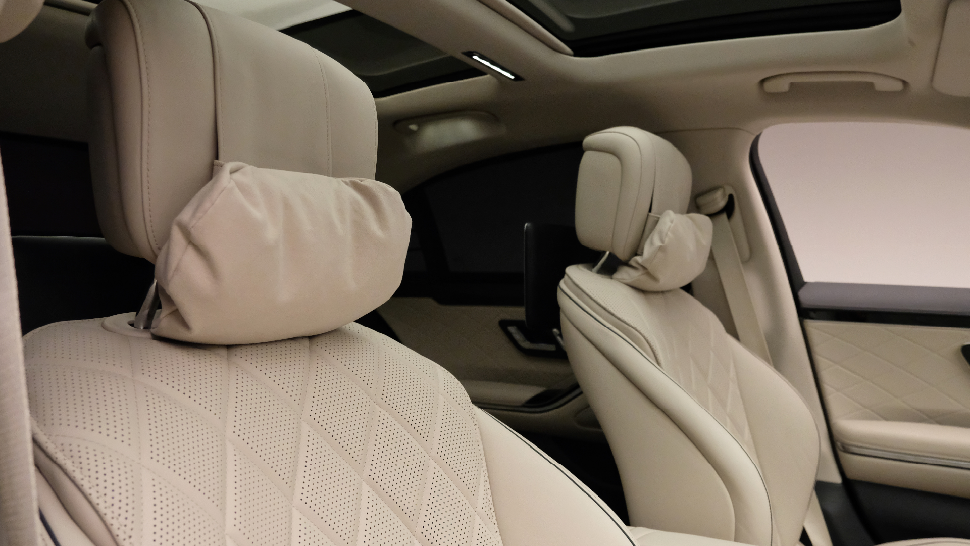 Mercedes-Benz S500  BLACK 2024 Rental Dubai