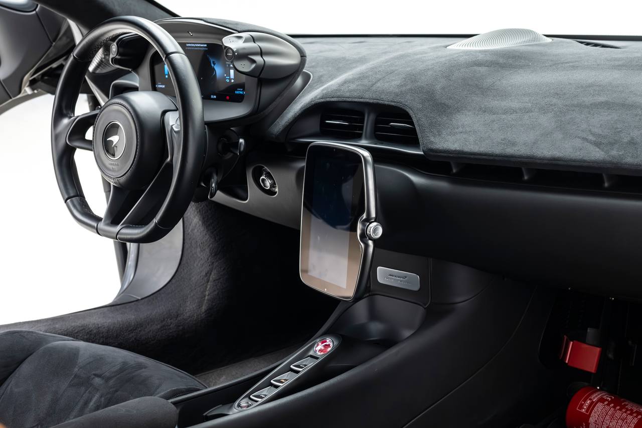 Mclaren Artura   BLACK 2023 Rental Dubai