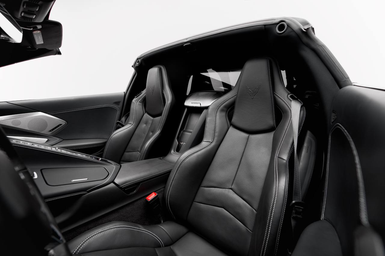 Chevrolet Corvette Stingray (Cabrio)  GREY 2023 Rental Dubai