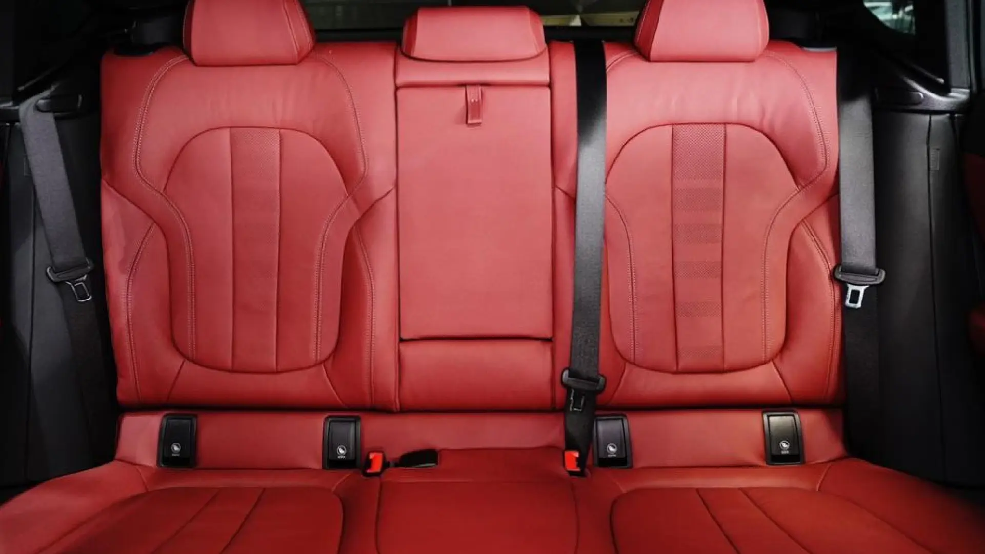 BMW X6 M40  BLACK 2022 Rental Dubai