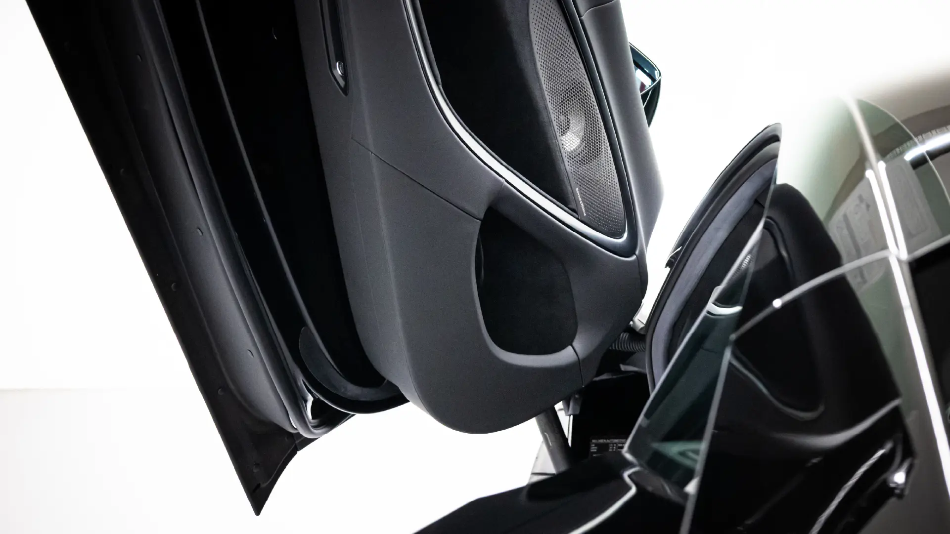 McLaren Artura  BLACK 2024 Rental Dubai