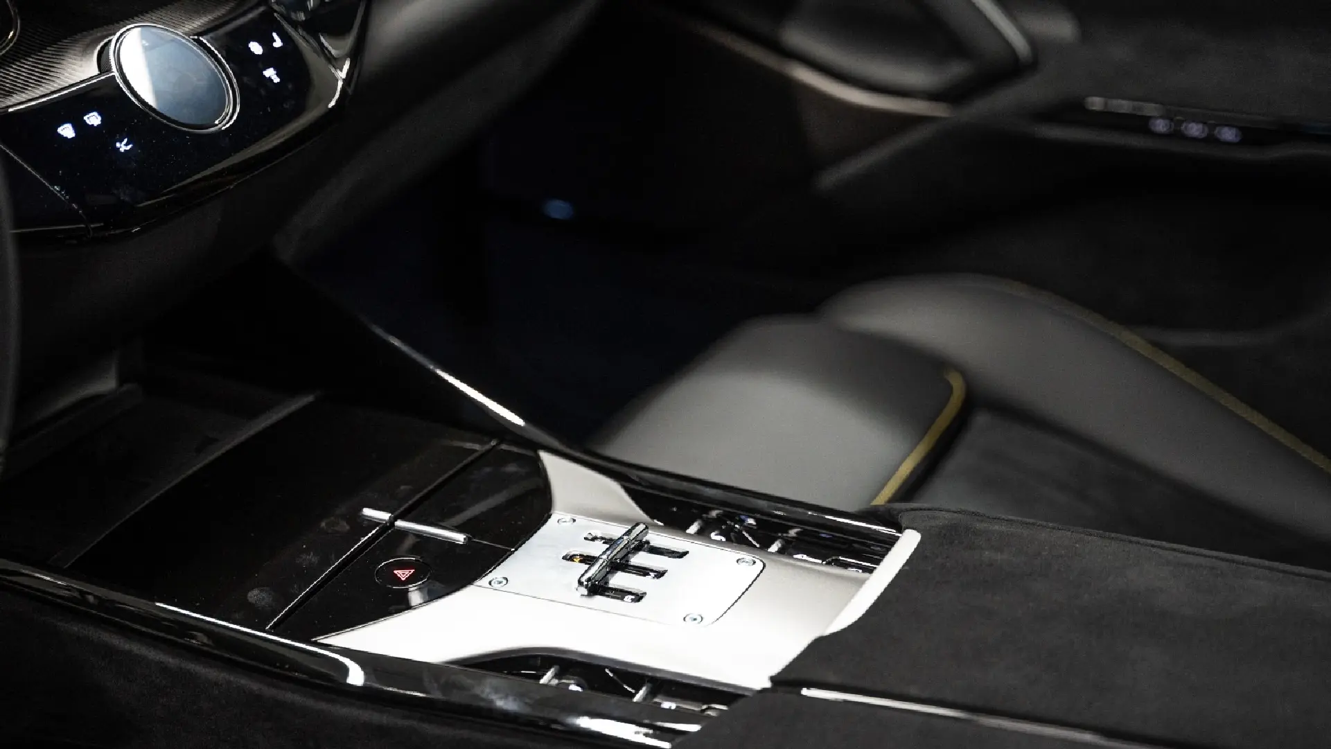 Ferrari Purosangue V12 YM  BLACK 2022 Rental Dubai