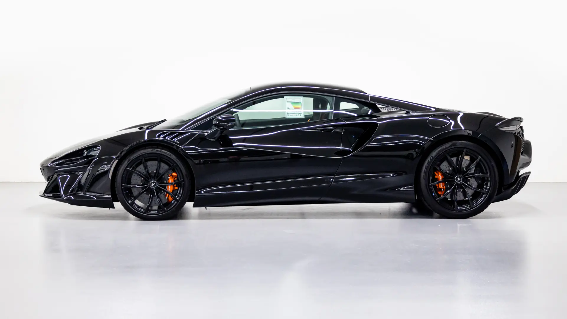 McLaren Artura  BLACK 2024 Rental Dubai
