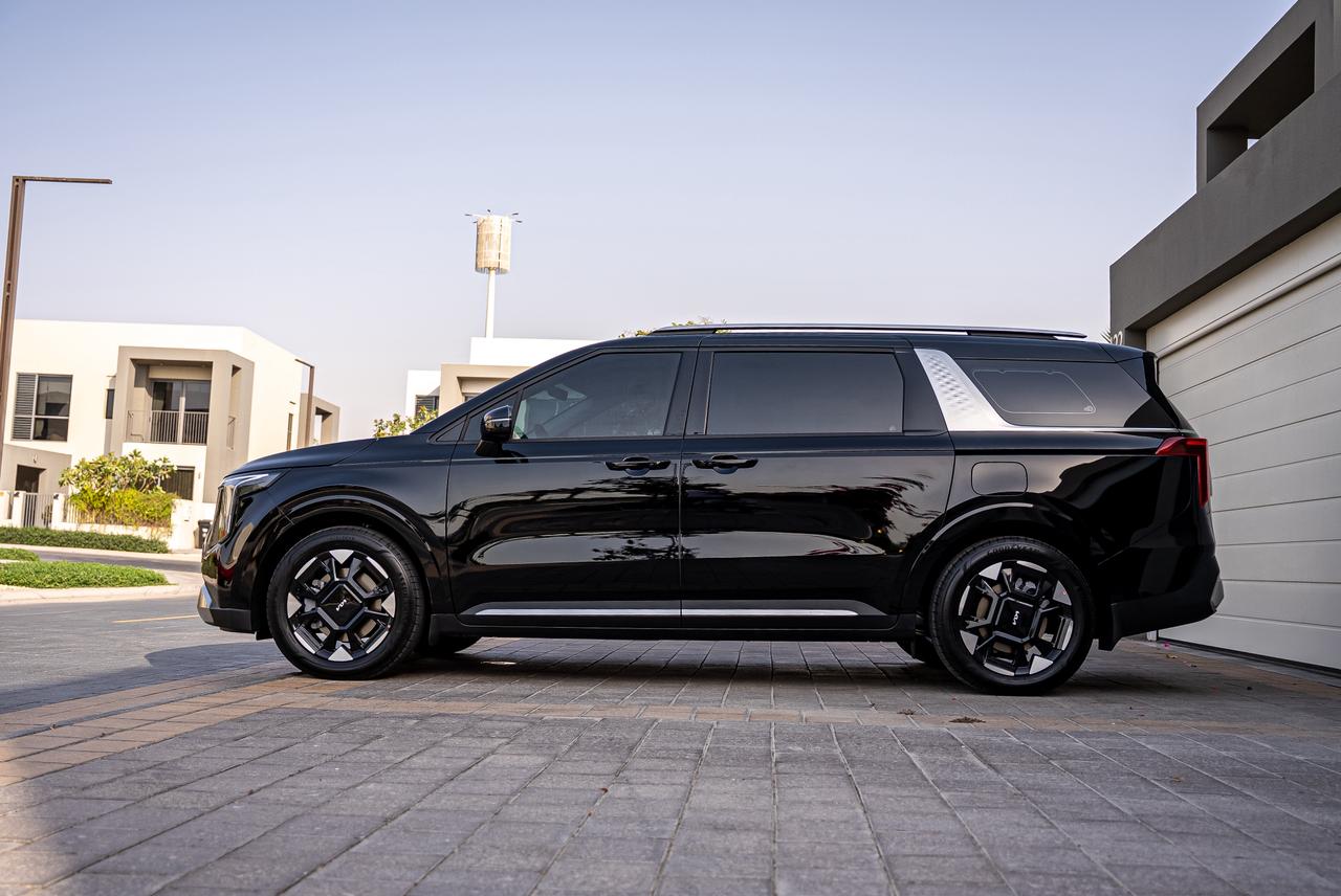 KIA Carnival 2025  BLACK 2025 Rental Dubai