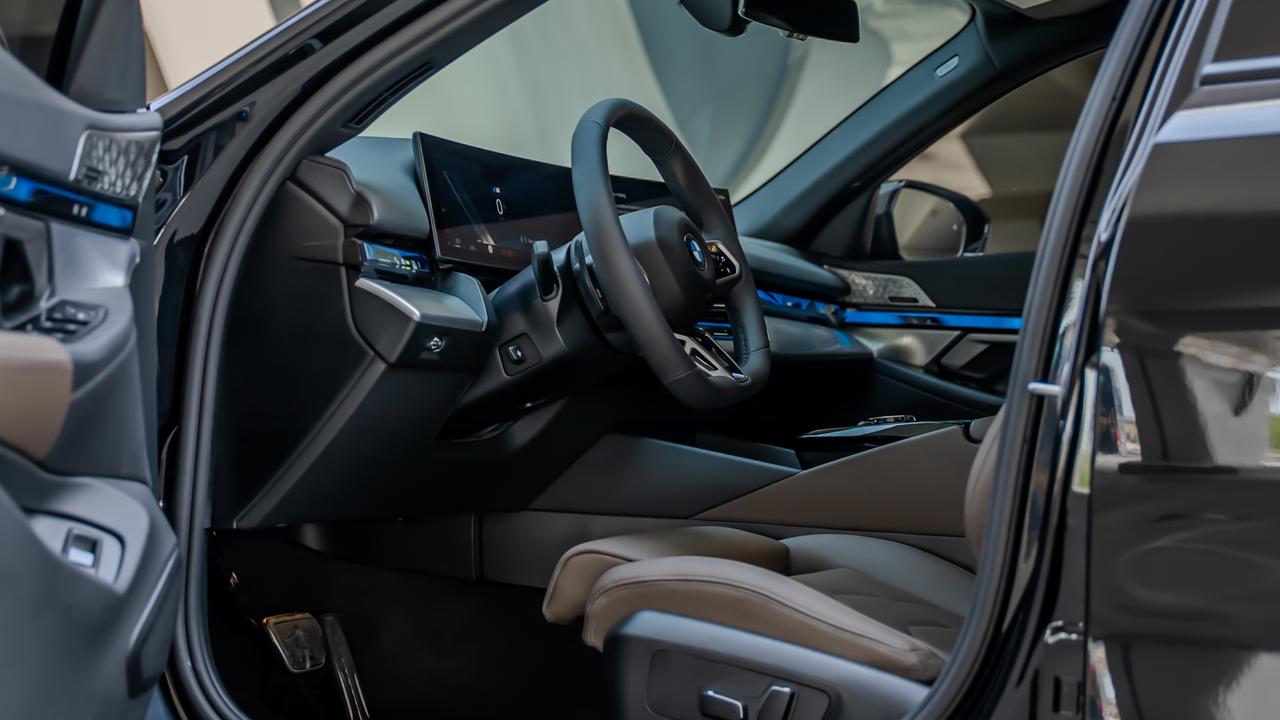 BMW 530i (2025)  BLACK 2025 Rental Dubai