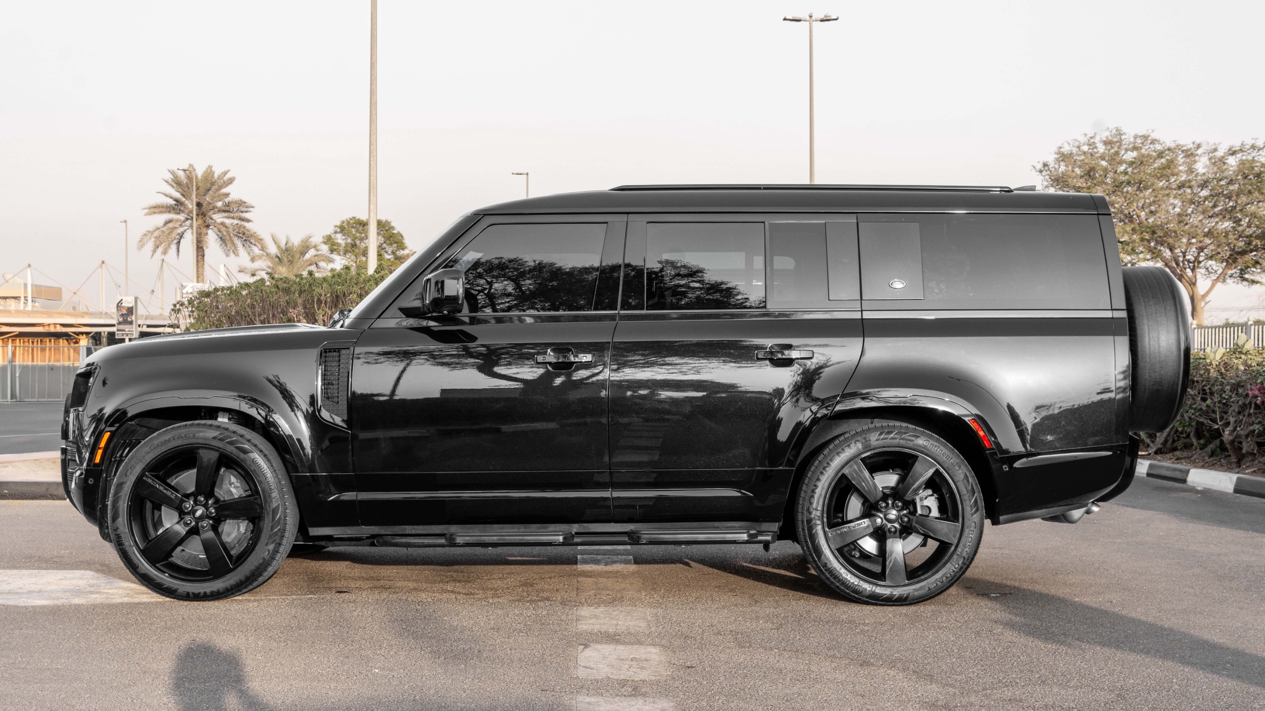 Land Rover Defender  BLACK 2024 Rental Dubai