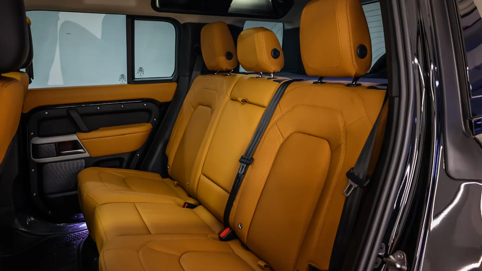 Range Rover Defender  BLACK 2024 Rental Dubai