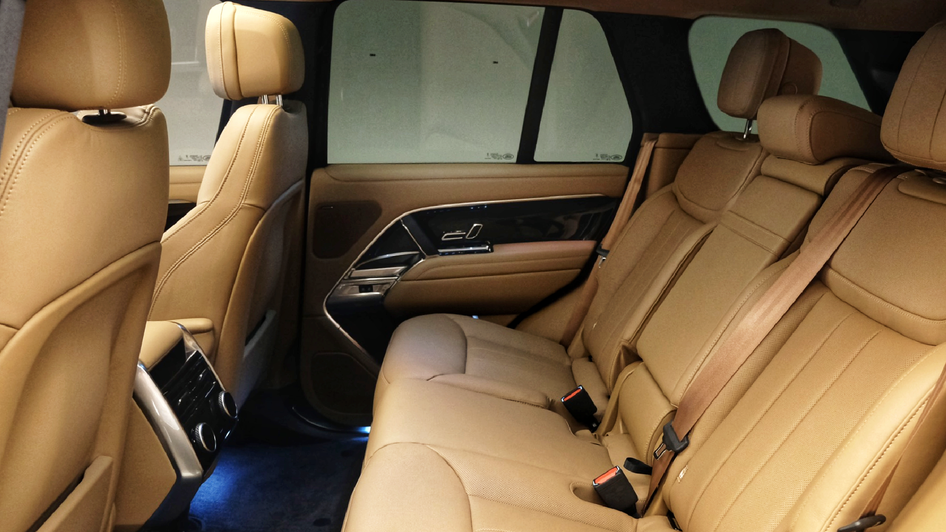Range Rover Vogue  BLACK 2024 Rental Dubai